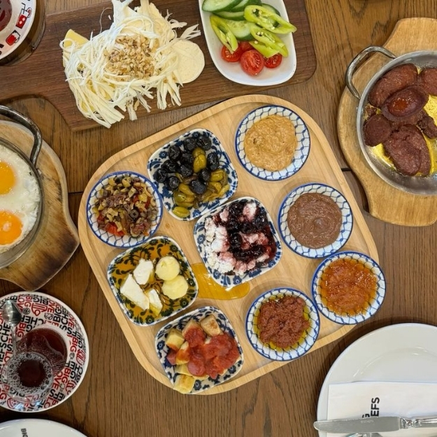 Serpme Kahvaltı