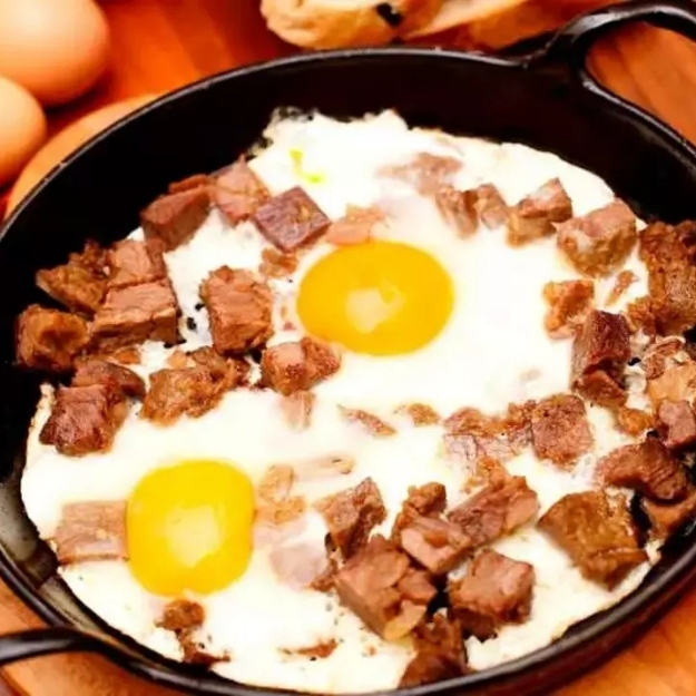 Kavurmalı Yumurta
